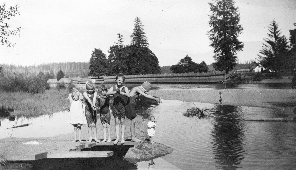 Sutherland Courtenay River swimmers